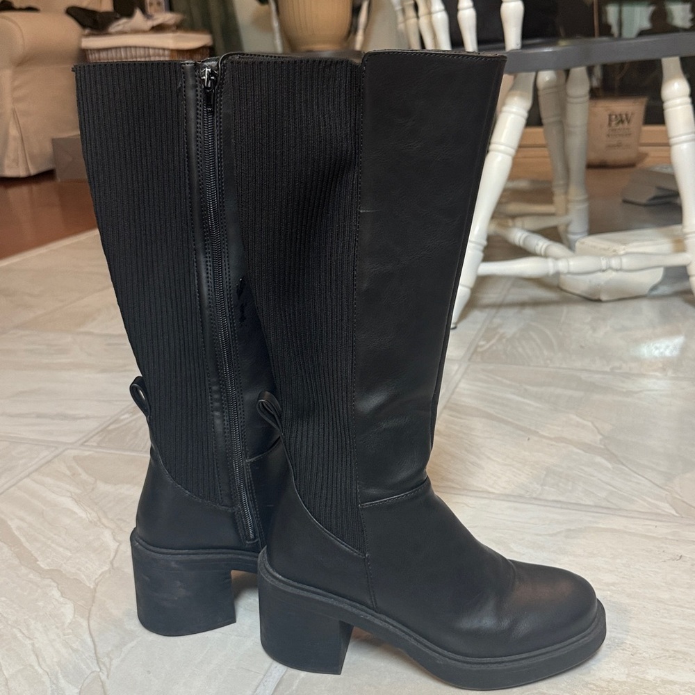 Tall black boots - Picture 11 of 11